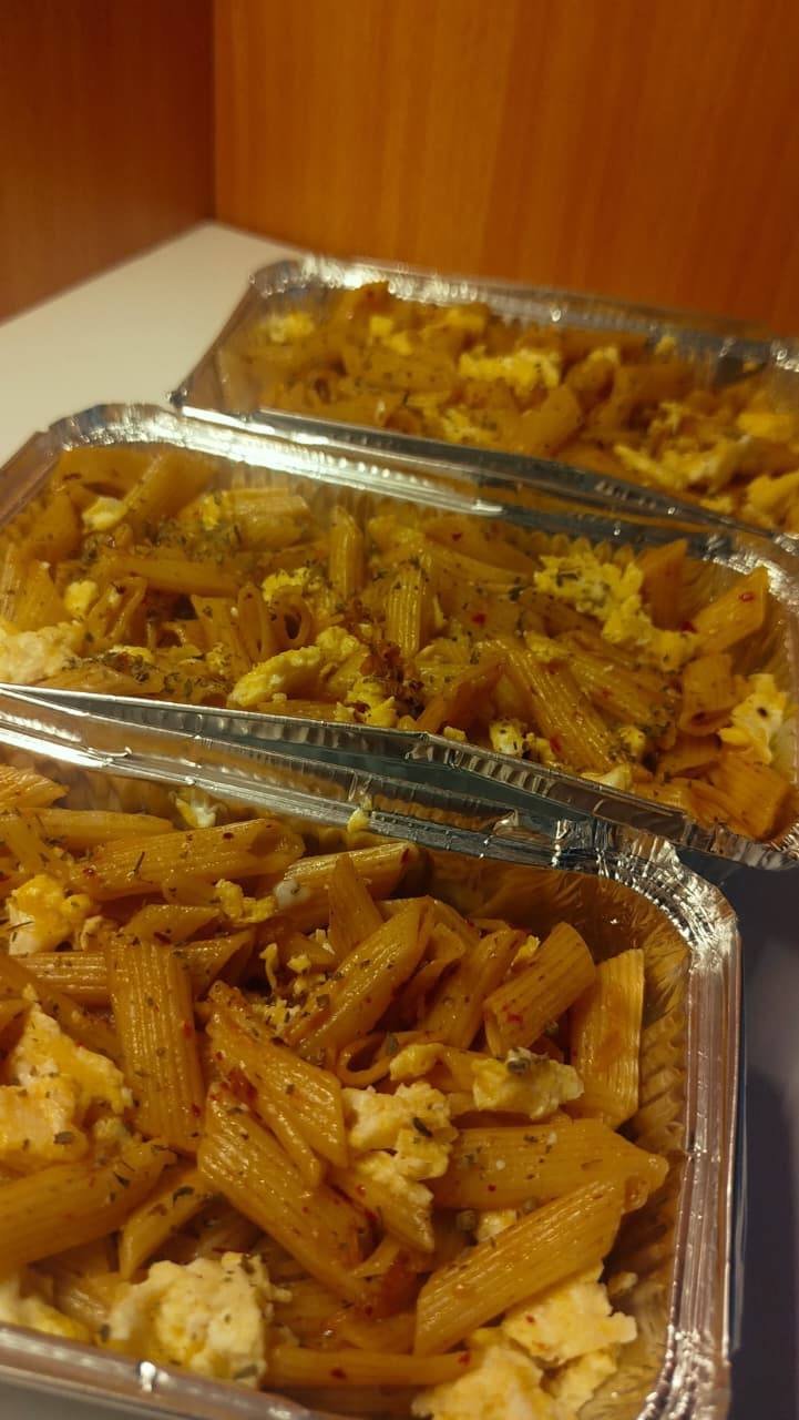 Pasta packs with feta